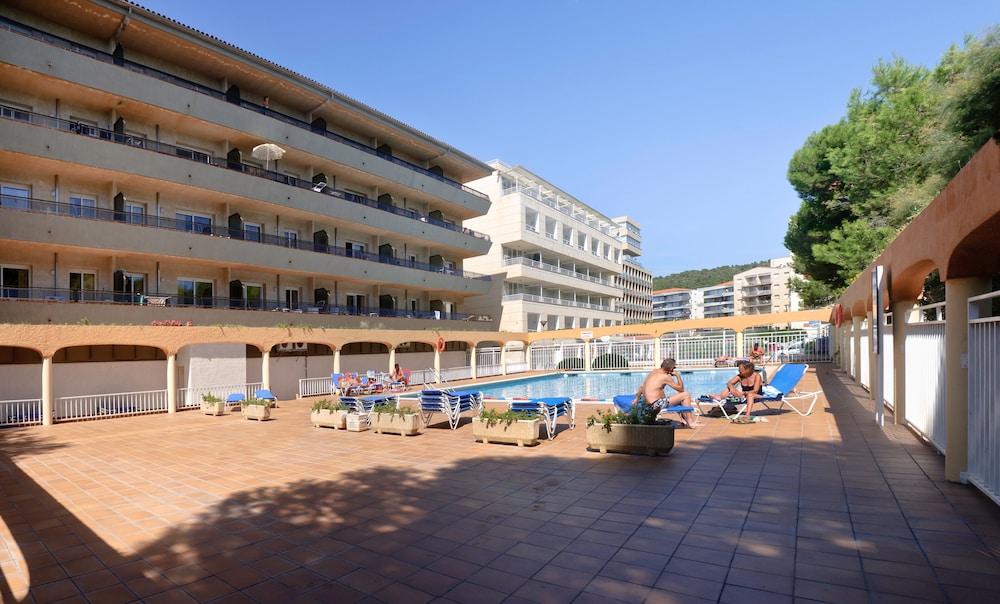 rv hotels apartamentos la pineda