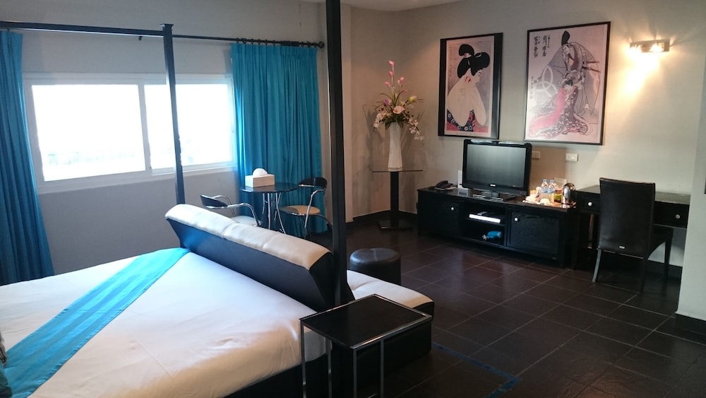 the venue residence and cabaret