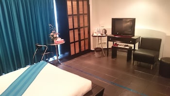 the venue residence and cabaret