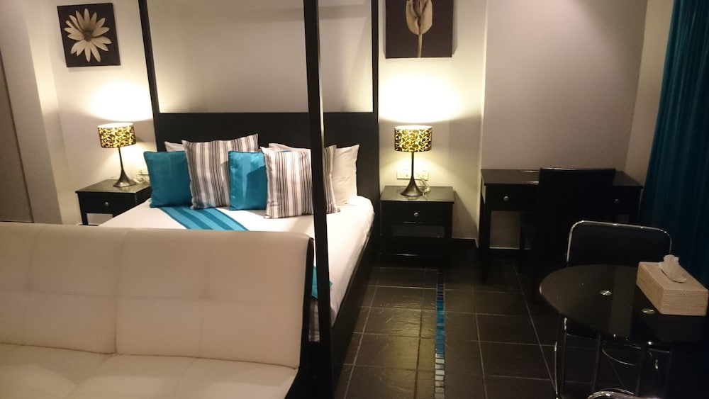 the venue residence and cabaret