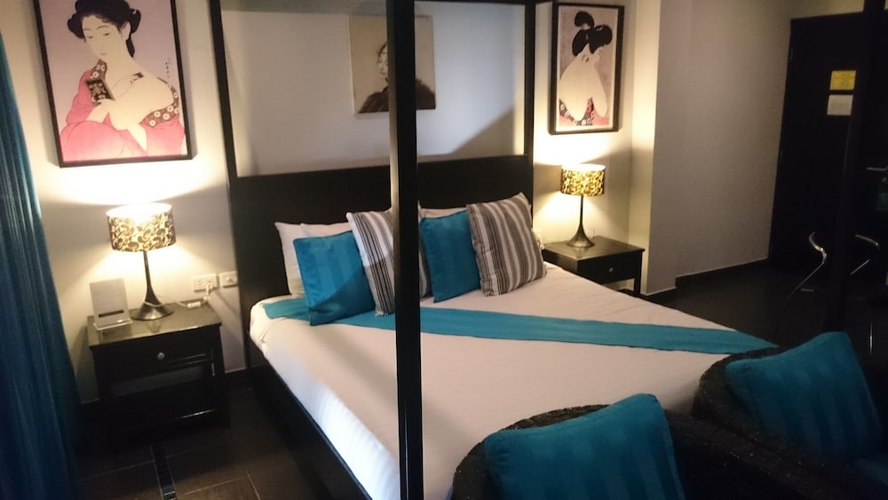 the venue residence and cabaret