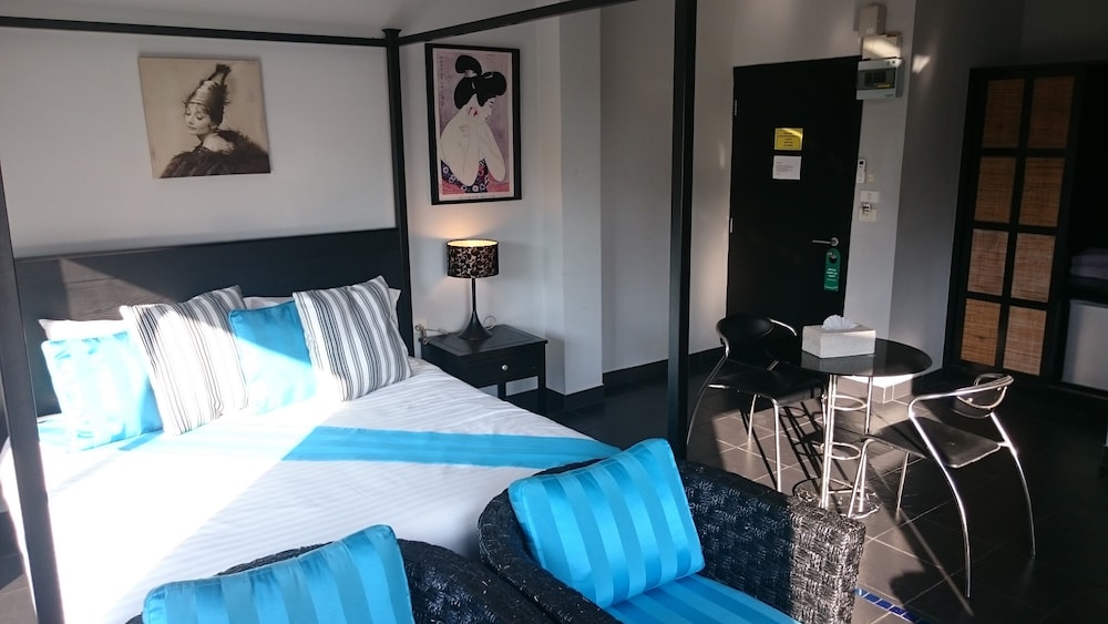 the venue residence and cabaret