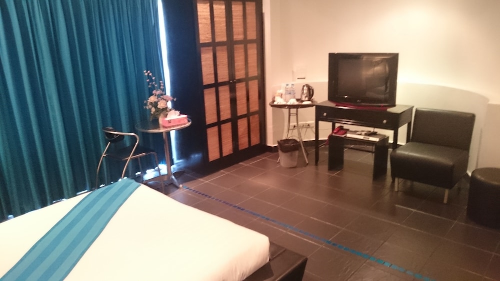 the venue residence and cabaret