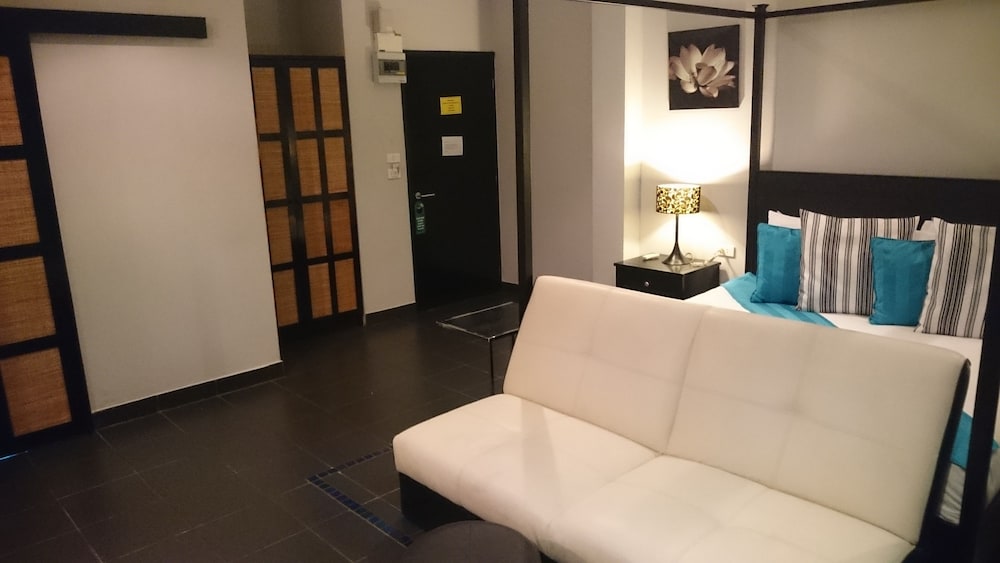 the venue residence and cabaret