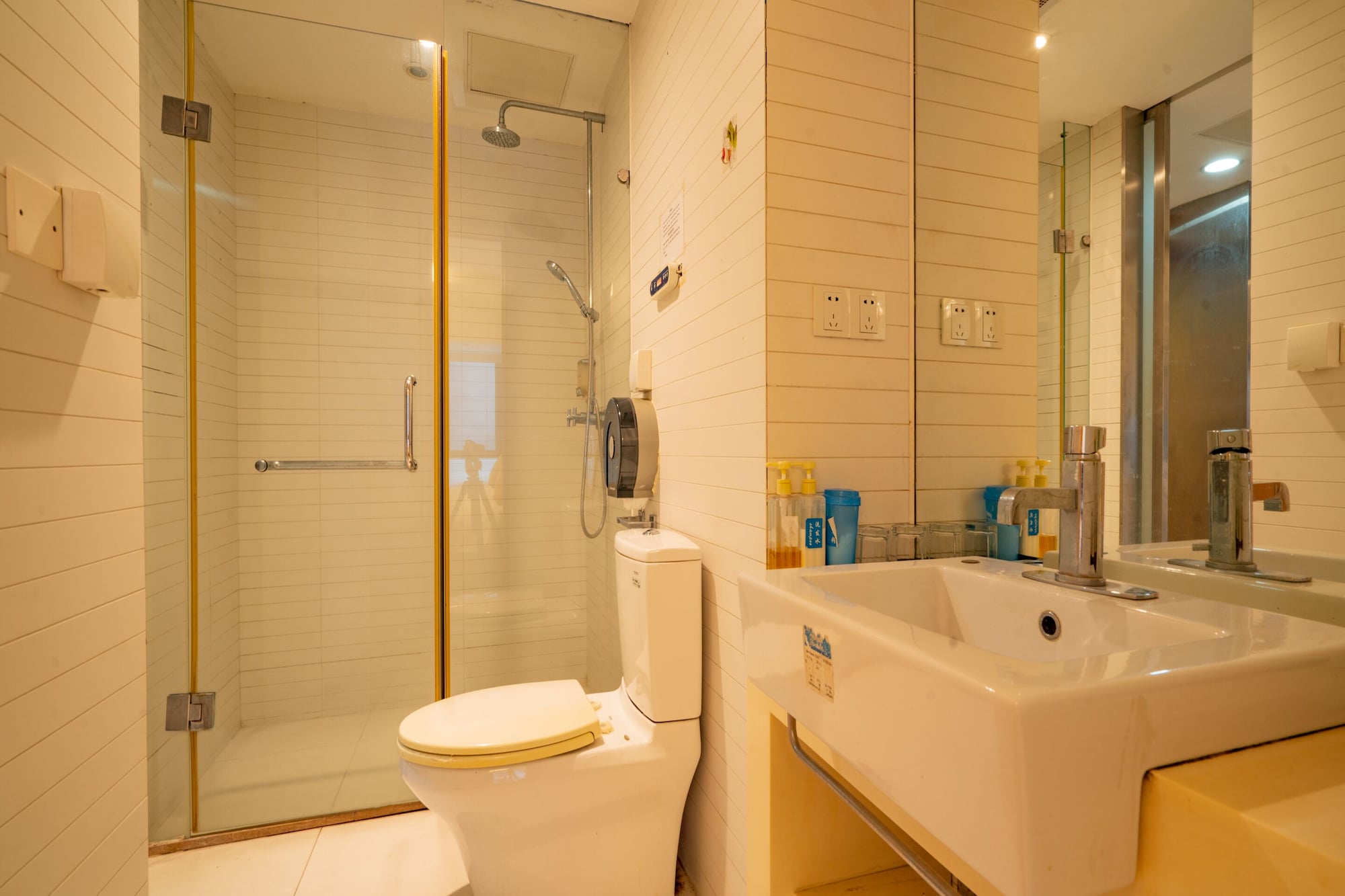 private enjoyed home apartment hotel of randf wales apartment