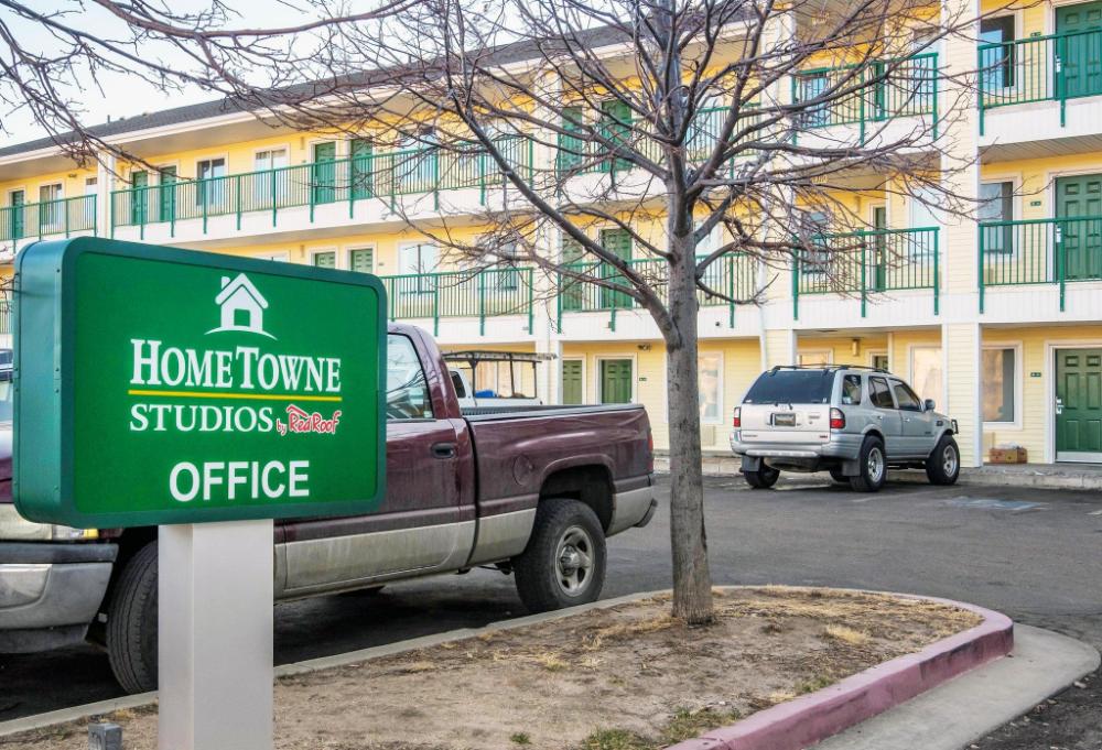 hometowne studios by red roof colorado springs airport