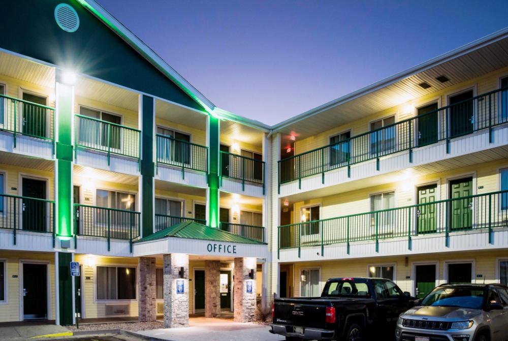 hometowne studios by red roof colorado springs airport