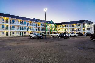 hometowne studios by red roof colorado springs airport