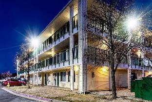 hometowne studios by red roof colorado springs airport