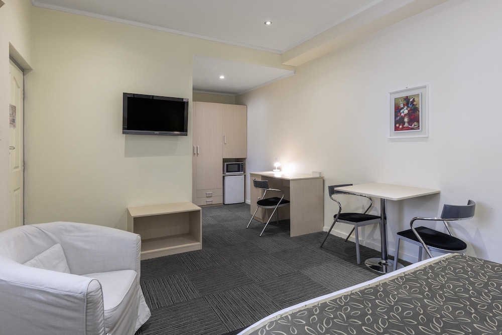 adelaide granada motor inn