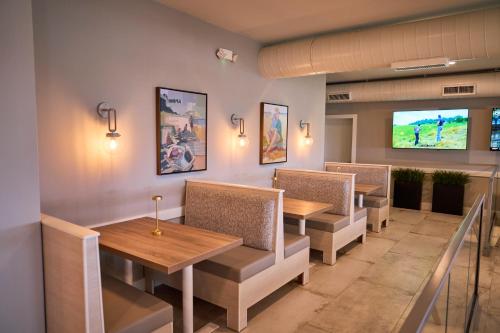 sand dunes tower suites and villas