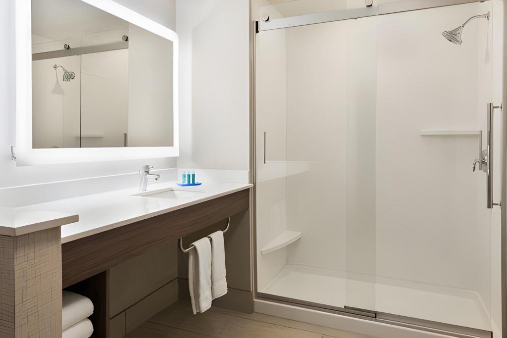 holiday inn express and suites columbus airport east by ihg