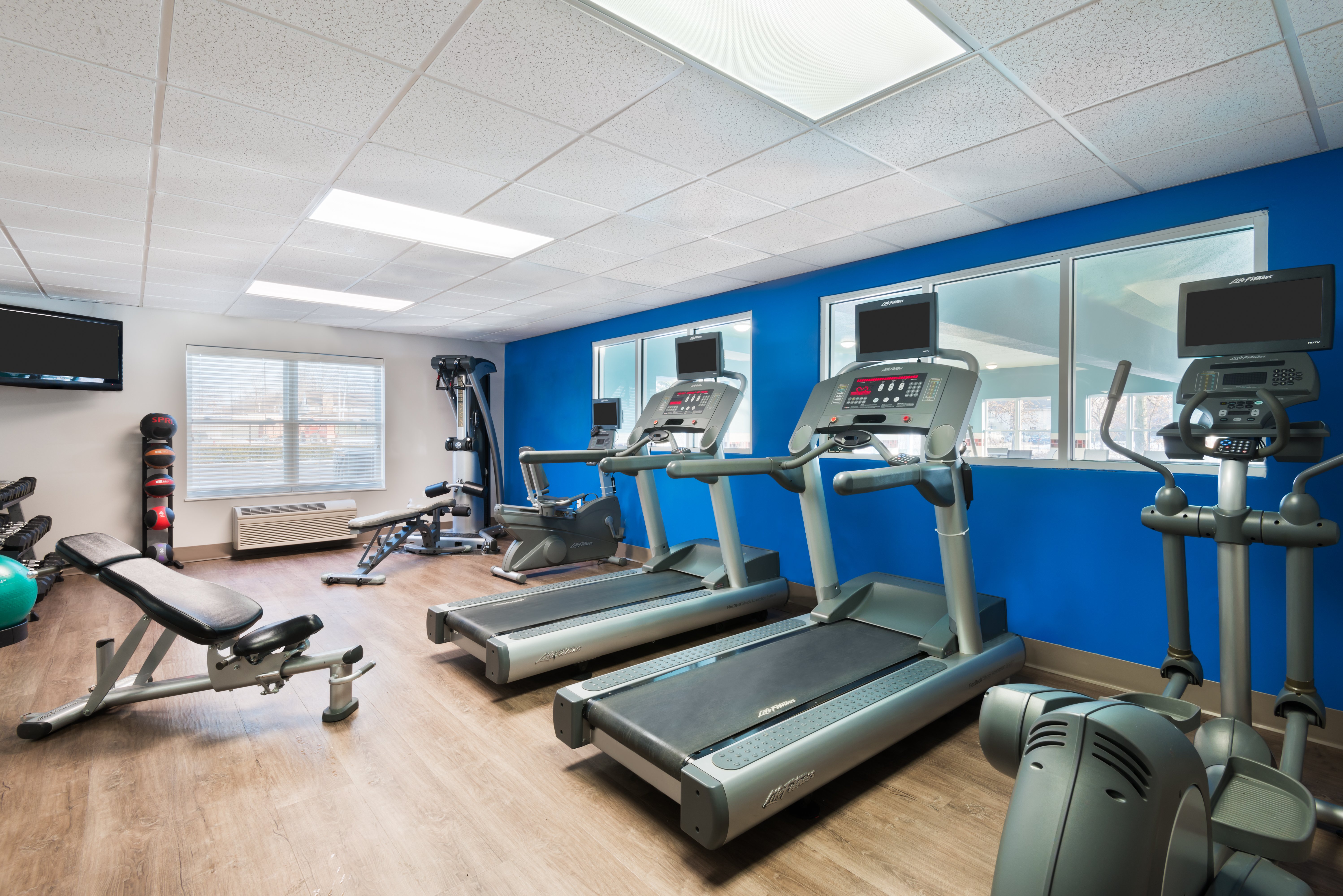 holiday inn express and suites columbus airport east by ihg