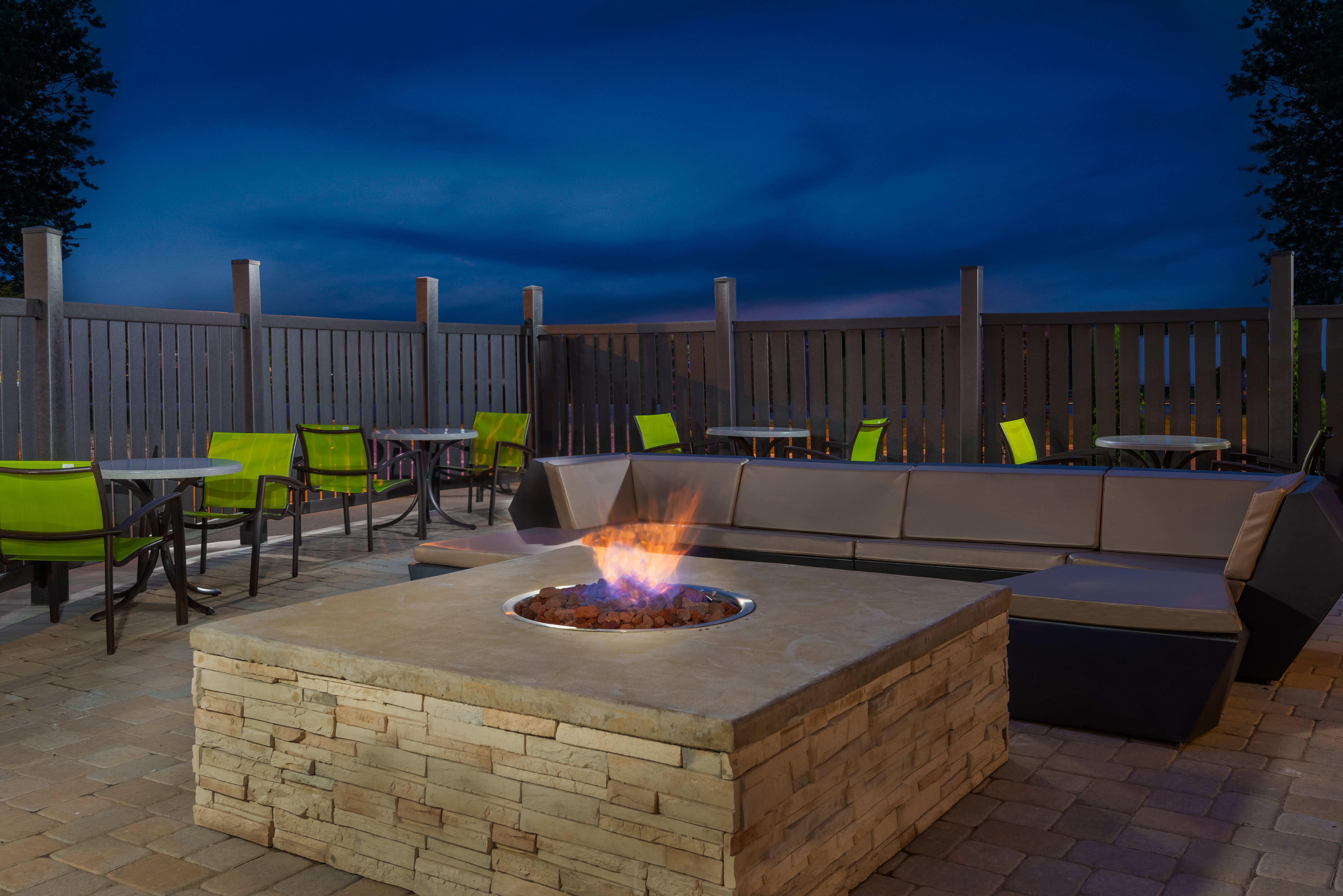 holiday inn express and suites columbus airport east by ihg