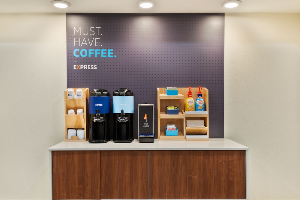 holiday inn express and suites columbus airport east by ihg