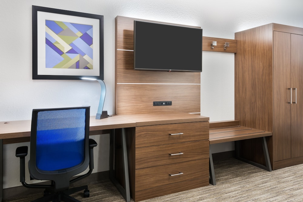 holiday inn express and suites columbus airport east by ihg