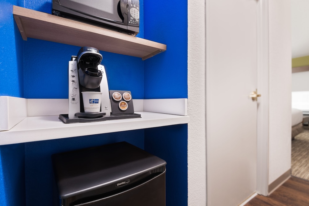 holiday inn express and suites columbus airport east by ihg