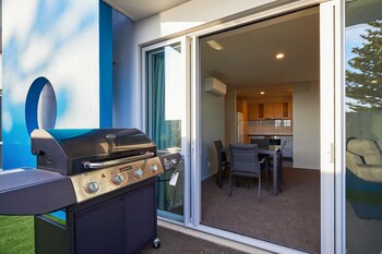 seafront apartment at kaikoura holiday homes