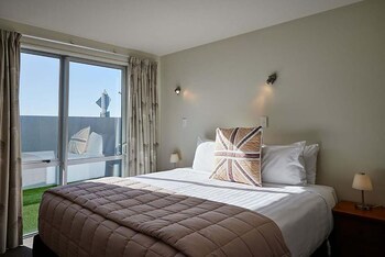 seafront apartment at kaikoura holiday homes