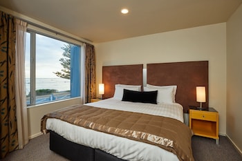 seafront apartment at kaikoura holiday homes