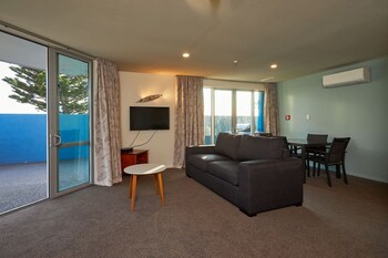 seafront apartment at kaikoura holiday homes