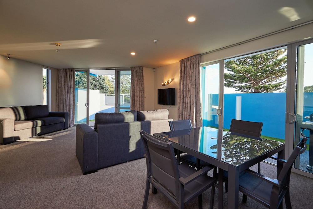 seafront apartment at kaikoura holiday homes