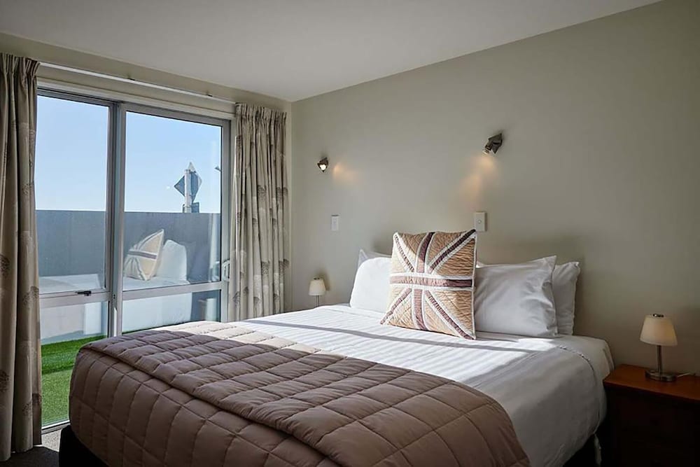 seafront apartment at kaikoura holiday homes