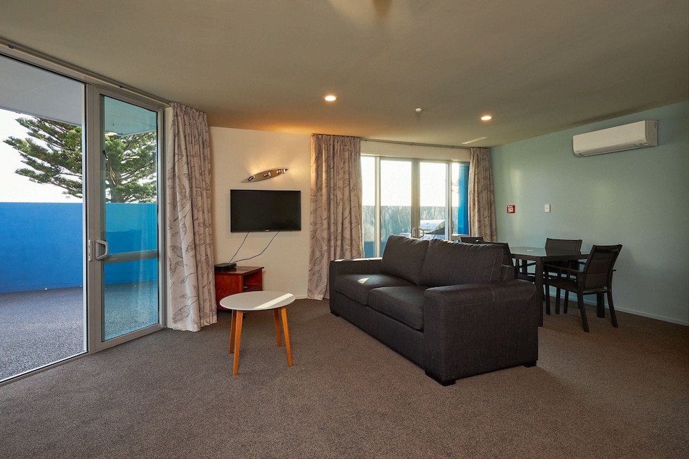 seafront apartment at kaikoura holiday homes