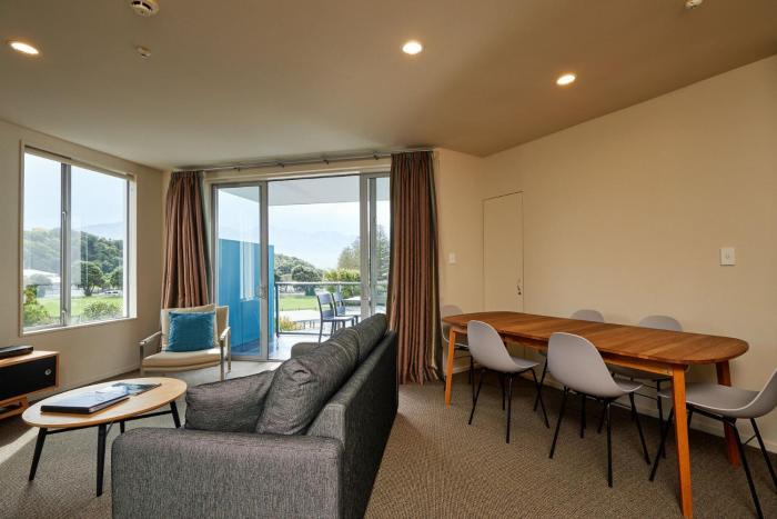 seafront apartment at kaikoura holiday homes