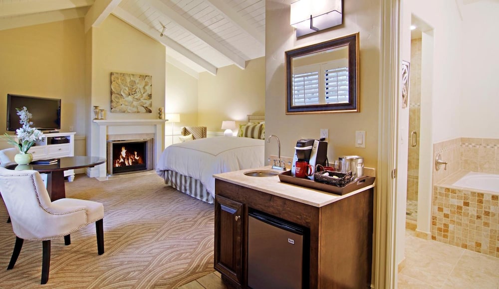 Carriage House Inn,Carmel-By-The-Sea>>Carmel,4 star