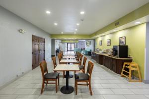 countryside inn and suites