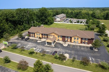 countryside inn and suites