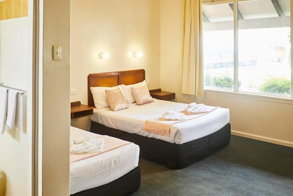 town and country motel