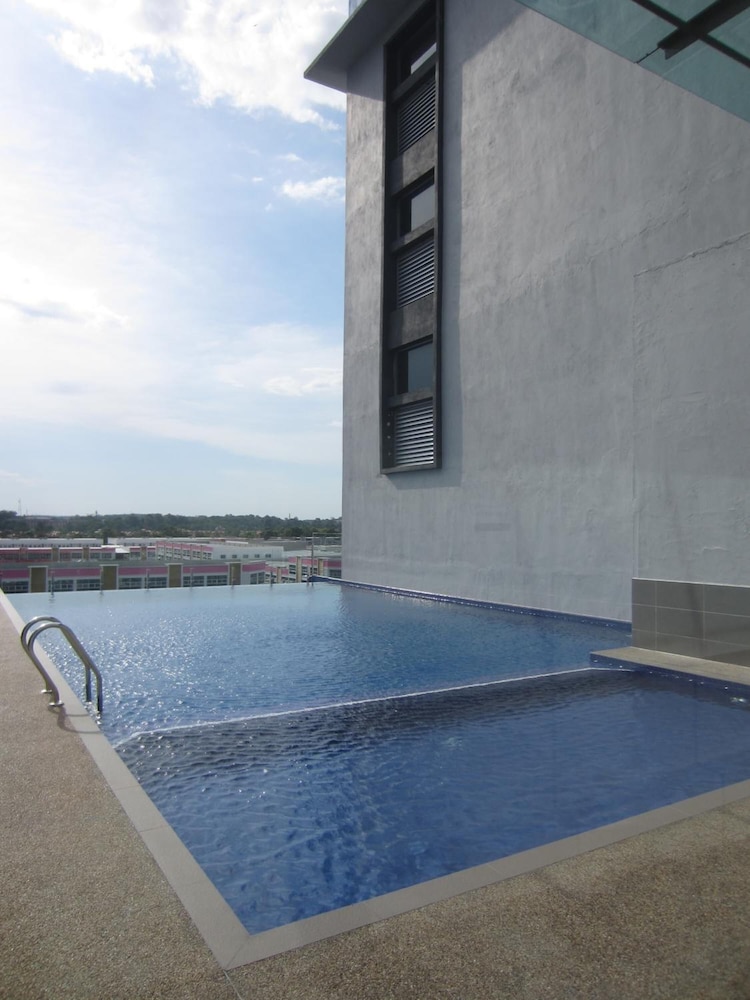 d hotel seri iskandar