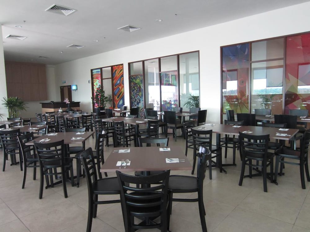 d hotel seri iskandar