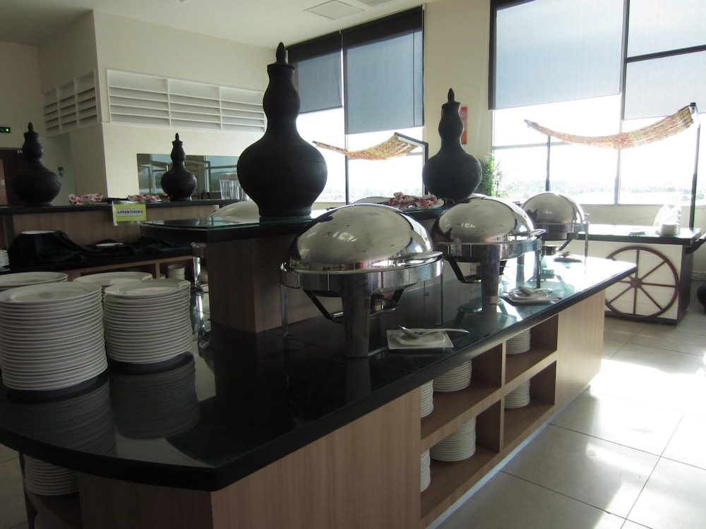 d hotel seri iskandar