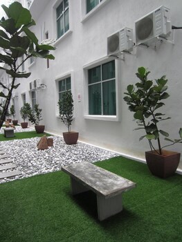 d hotel seri iskandar