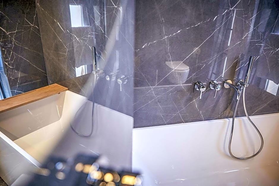 oniro luxury rooms and wellness suites