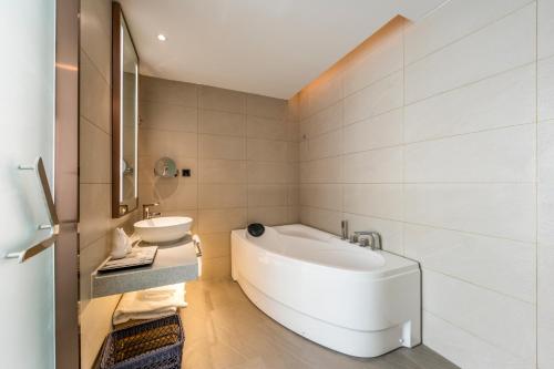 Lavande Hotel Guangzhou Xiayuan Metro Station,,3 star