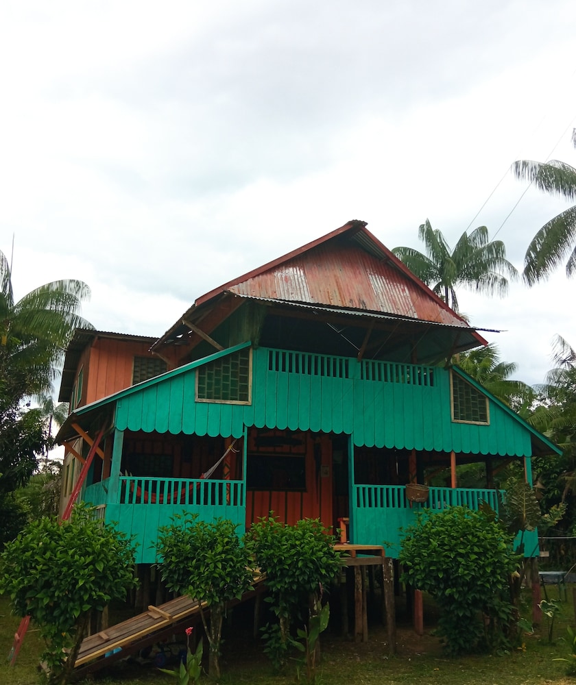 hostal buho amazonas tours
