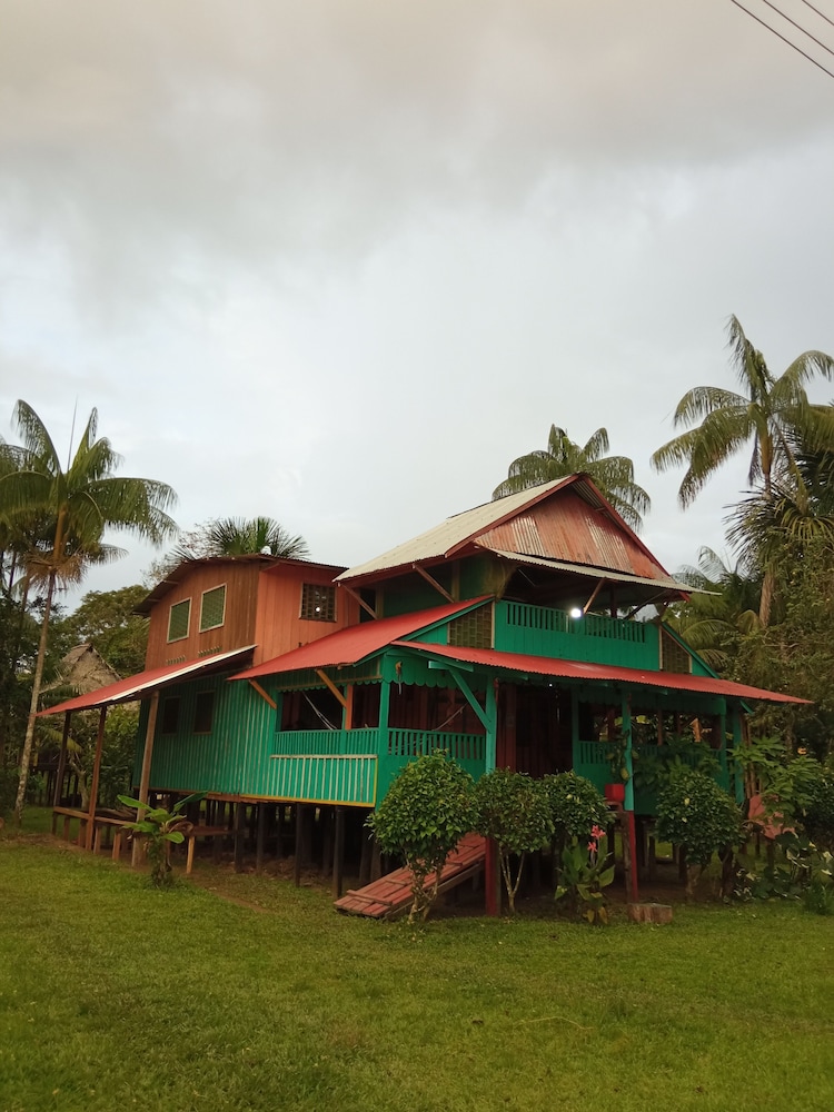 hostal buho amazonas tours
