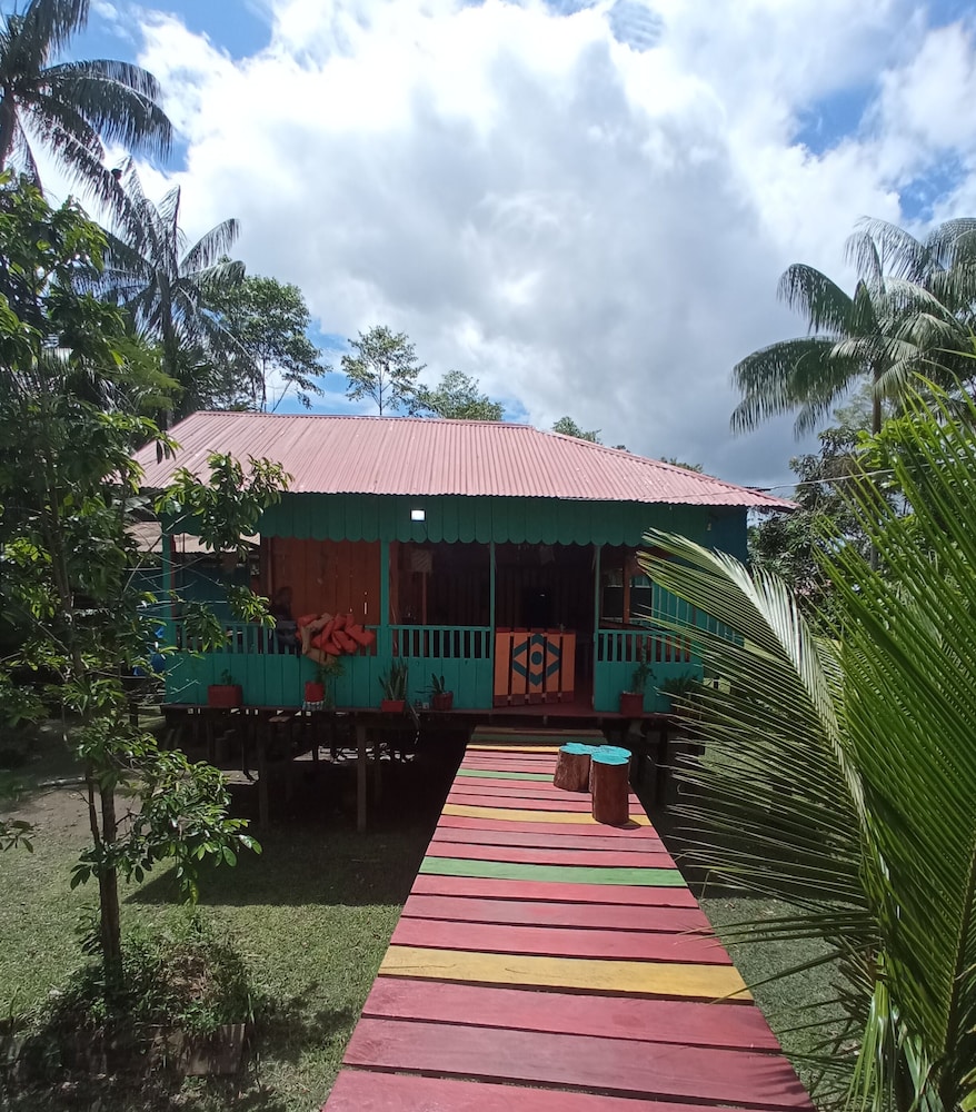 hostal buho amazonas tours