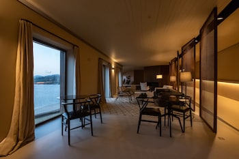 octant douro