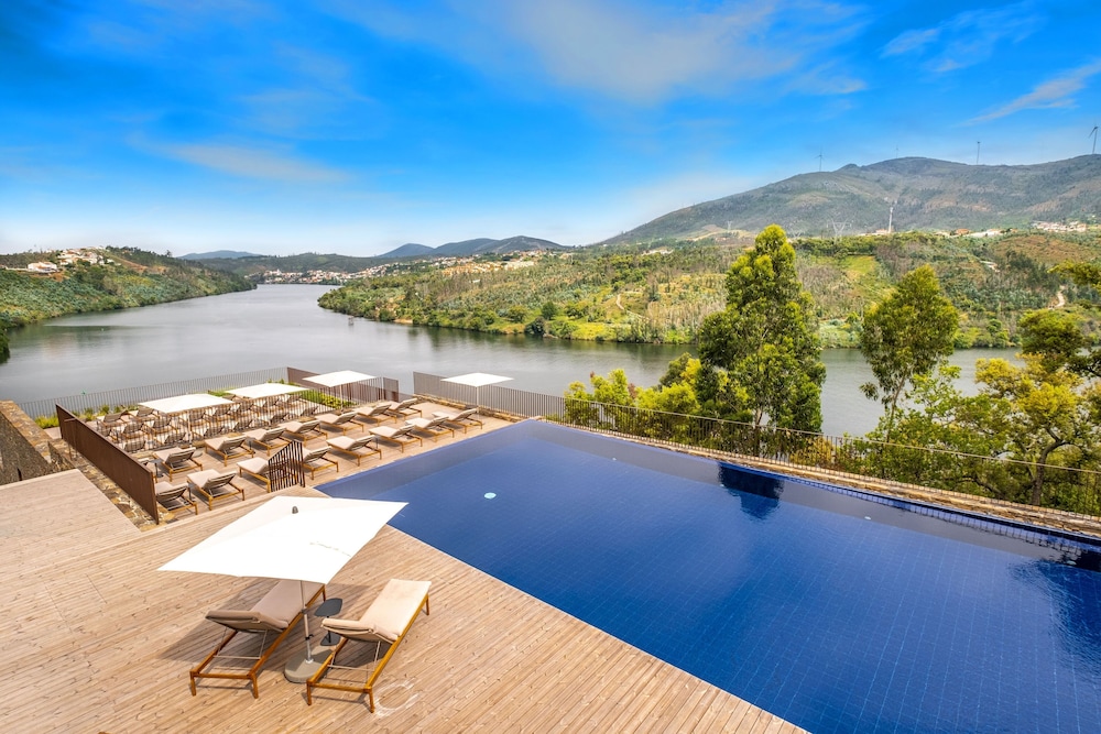 octant douro