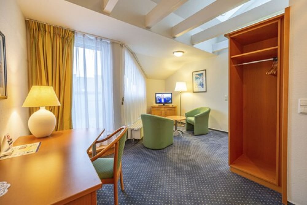 hotel rostock west im kritzmow park