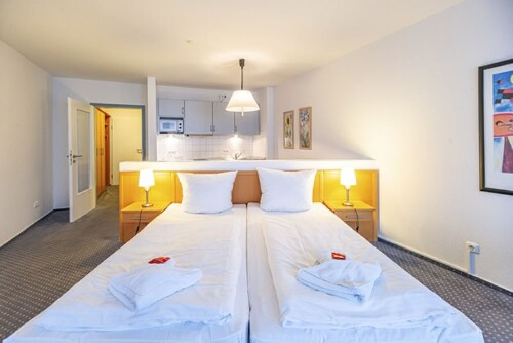 hotel rostock west im kritzmow park