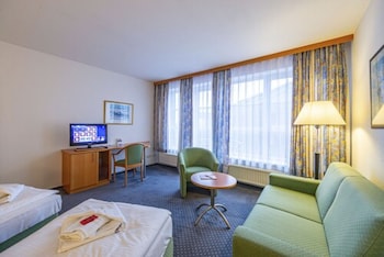 hotel rostock west im kritzmow park