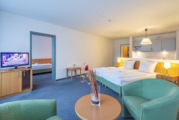 hotel rostock west im kritzmow park