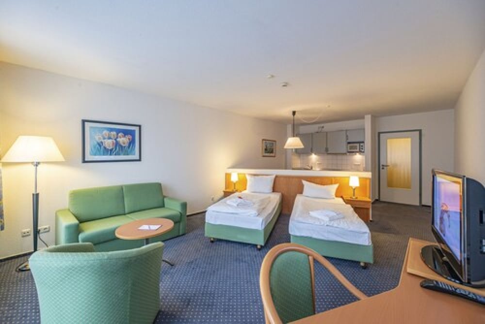 hotel rostock west im kritzmow park