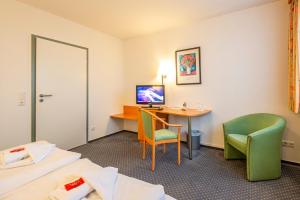 hotel rostock west im kritzmow park